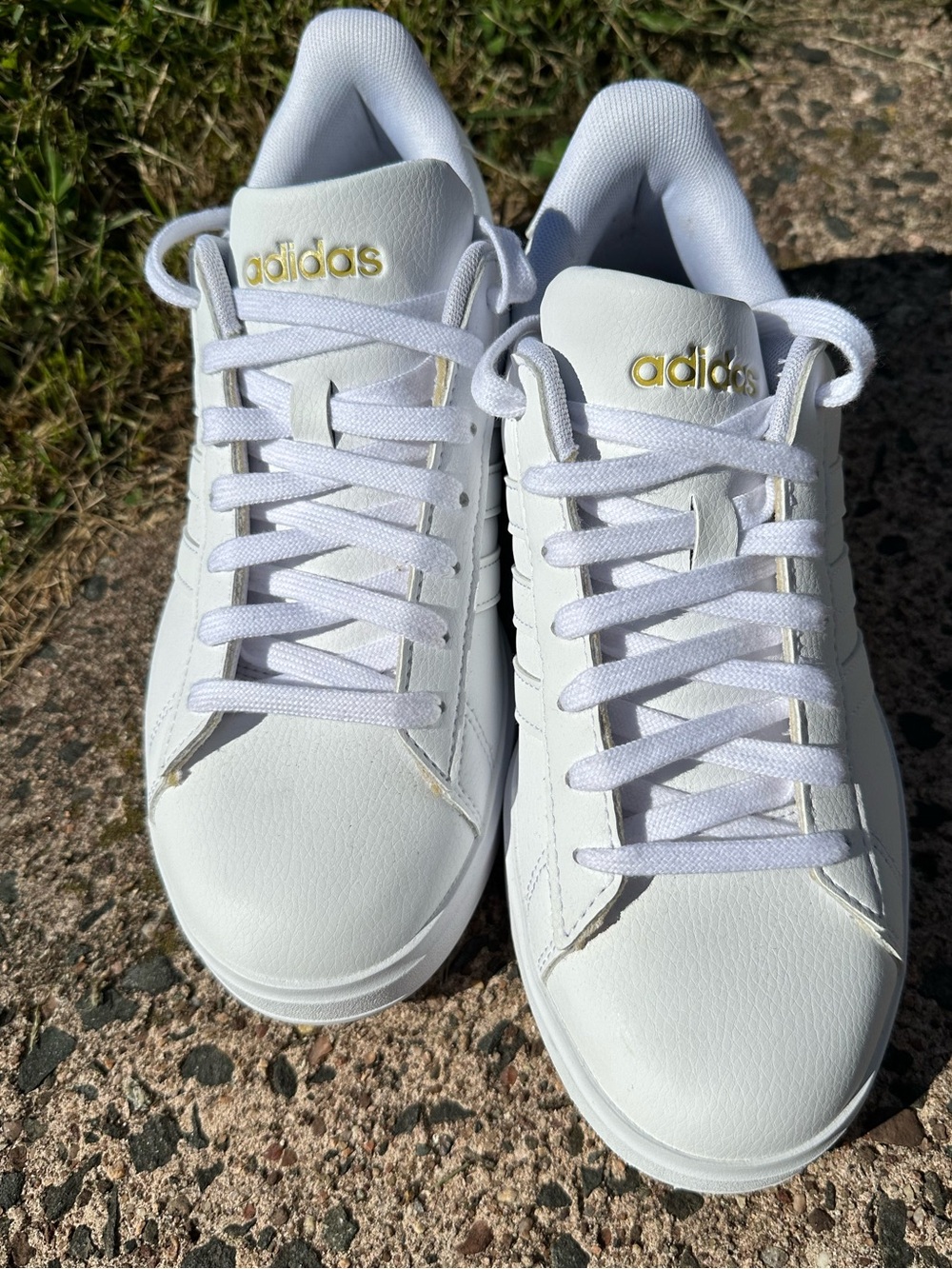 Women’s Adidas Grand Court 2.0 Sneakers Size 7
